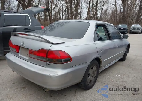 2001 Honda Accord 3.0 Ex z USA, uszkodzony, nr VIN 1HGCG16501A072167